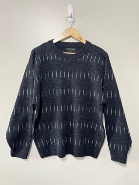 Britches Men’s Crewneck Sweater Blue Grey Ombré Stitch Detail Size Medium Casual